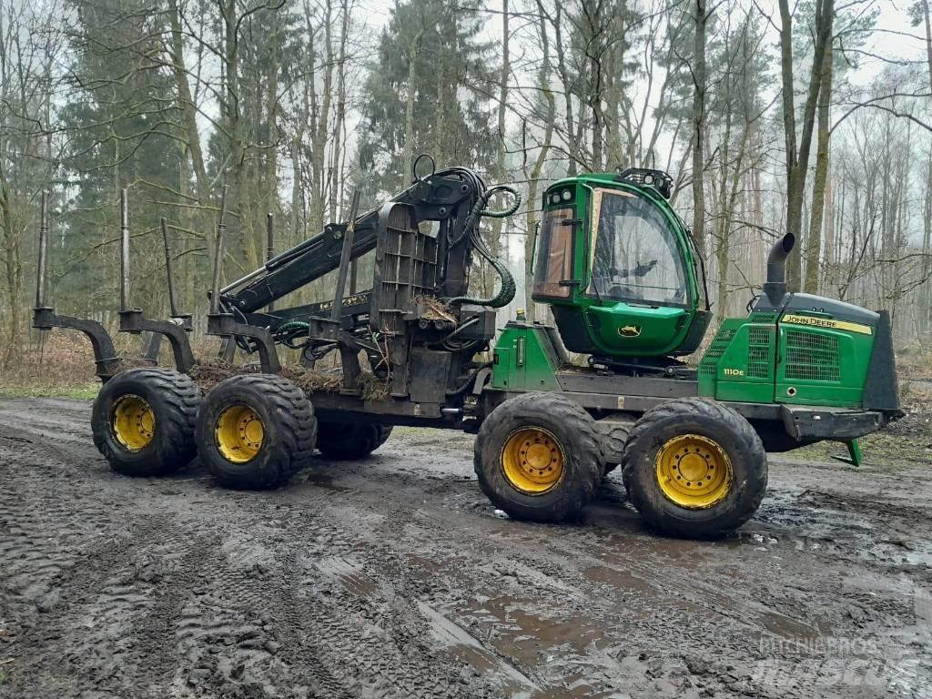 John Deere 1110 E Udkørselsmaskiner