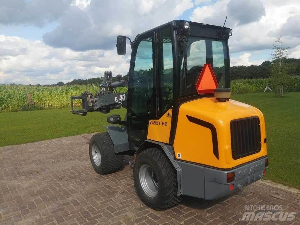 GiANT V 452 T HD Læssemaskiner på hjul
