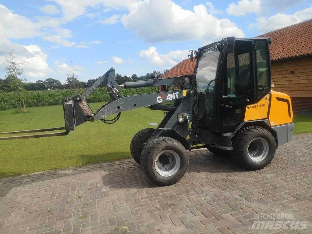 GiANT V 452 T HD Læssemaskiner på hjul
