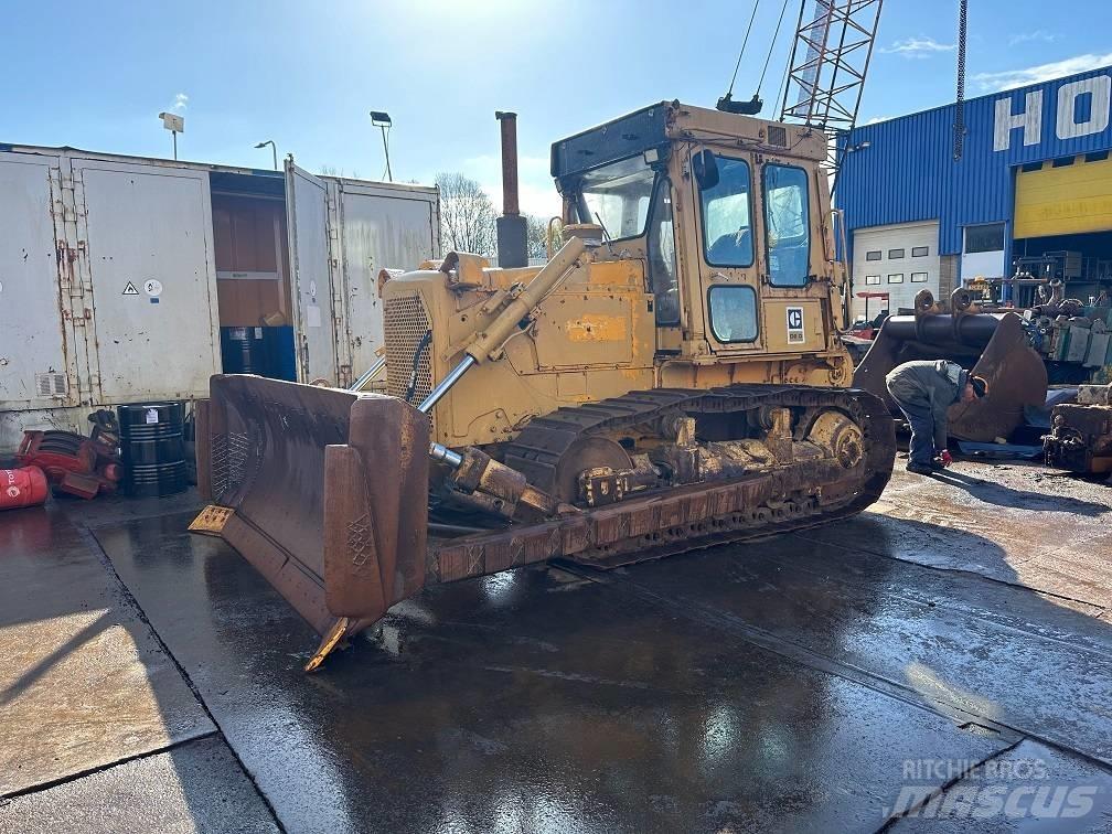 CAT D6D with winch Bulldozer på larvebånd