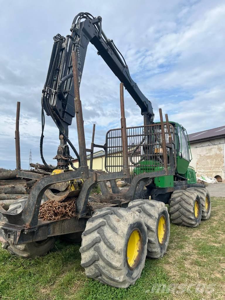John Deere 810 E Udkørselsmaskiner
