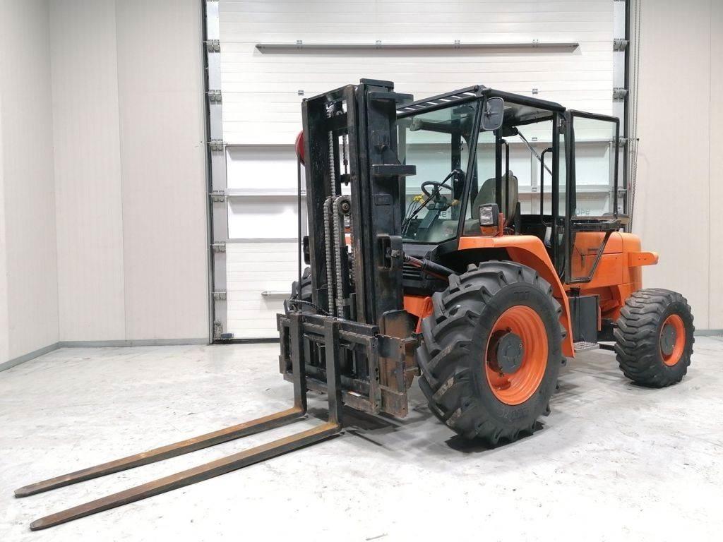 JCB 940 Terrængående gaffeltruck