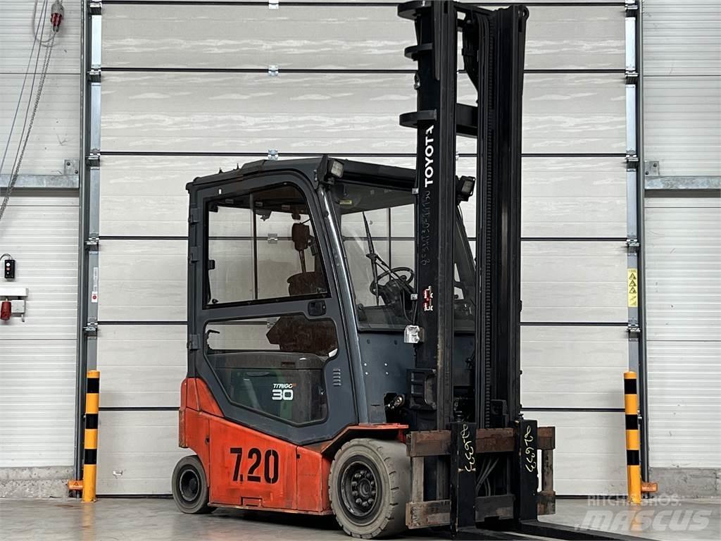 Toyota 8FBMT30 El gaffeltrucks