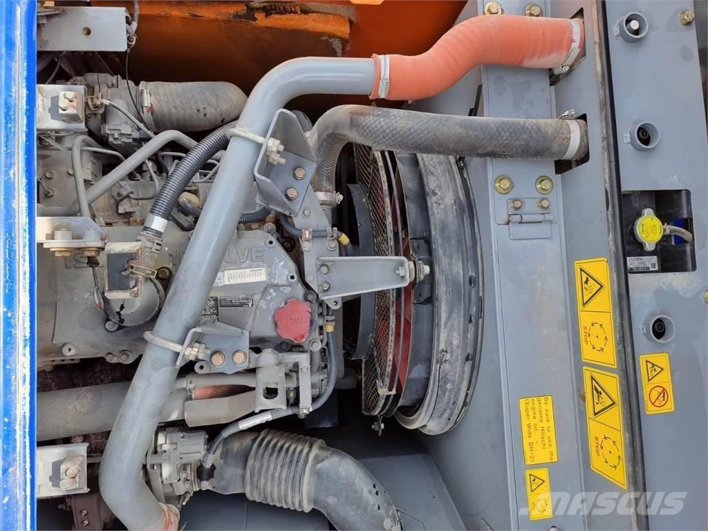 Hitachi ZX 210 LC-5B Gravemaskiner på larvebånd