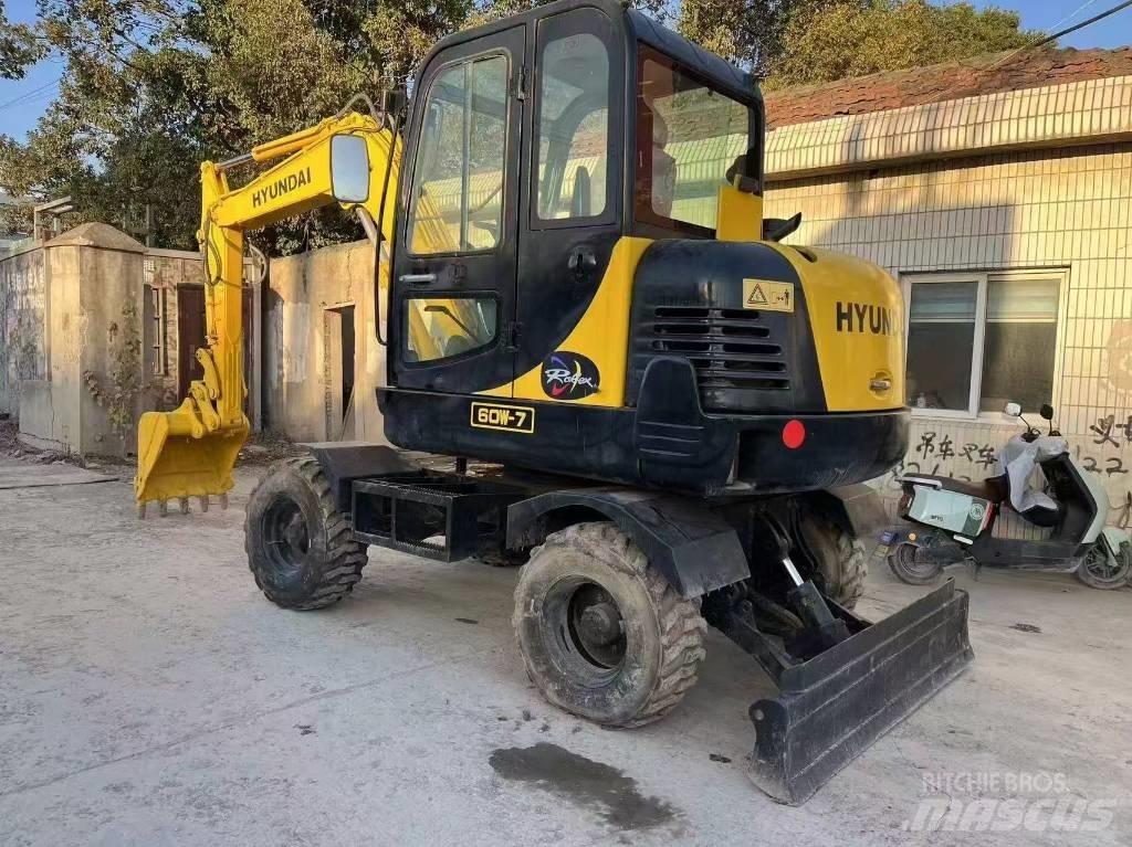 Hyundai 60 W Gravemaskiner på hjul