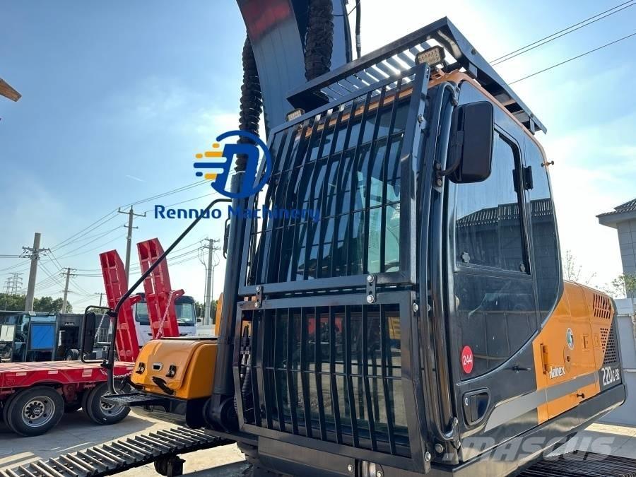 Hyundai R220LC-9S Gravemaskiner på larvebånd