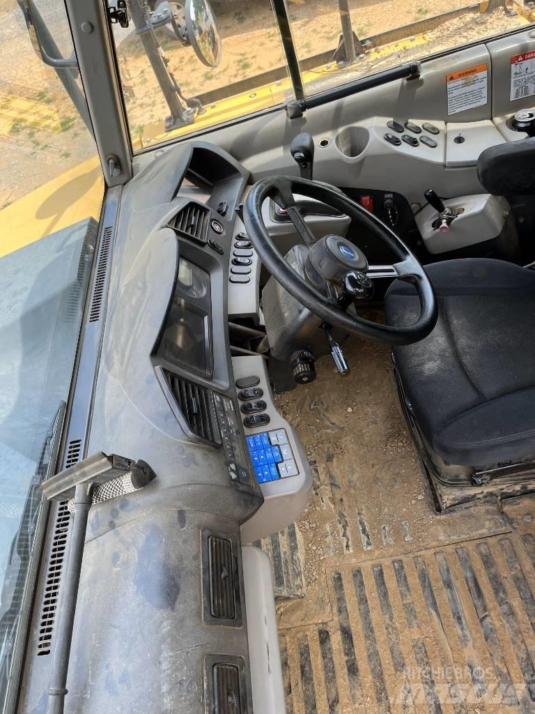 Komatsu HM 400 Terrængående lastbiler