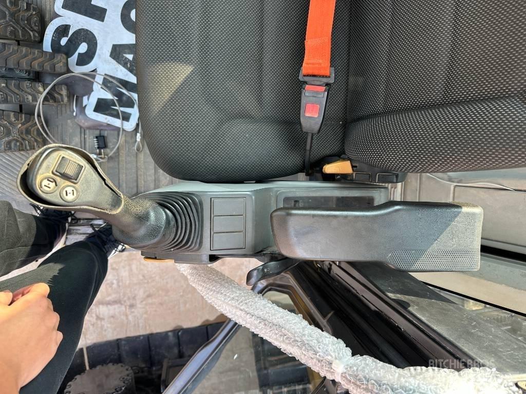 CAT 323GC Gravemaskiner på larvebånd