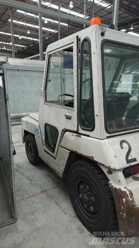 Toyota 42-2TD25 Trucks - Andet