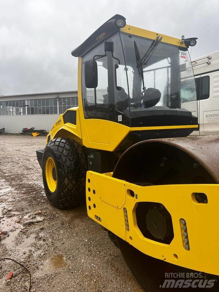 Bomag BW211 D5 Enkelt tromle