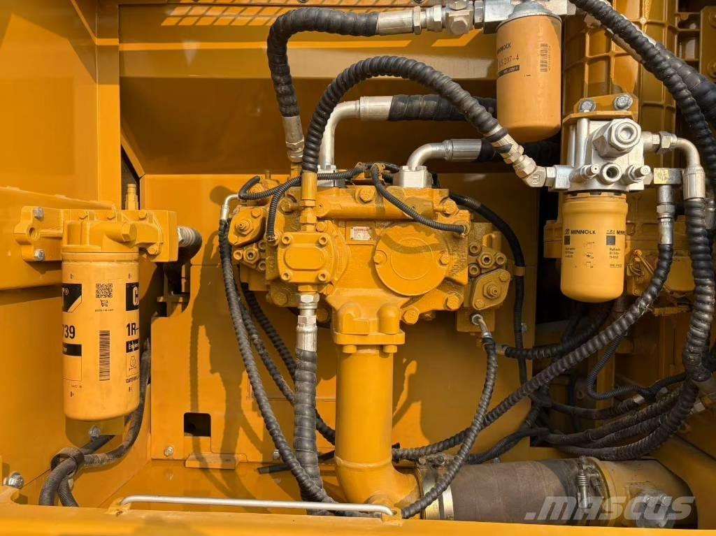 CAT 325 Gravemaskiner på larvebånd