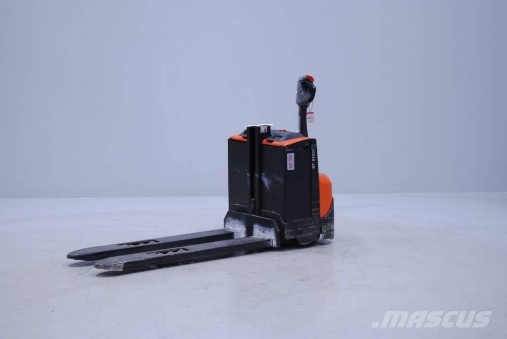 Toyota SWE080L Gaffelstabler med gående fører