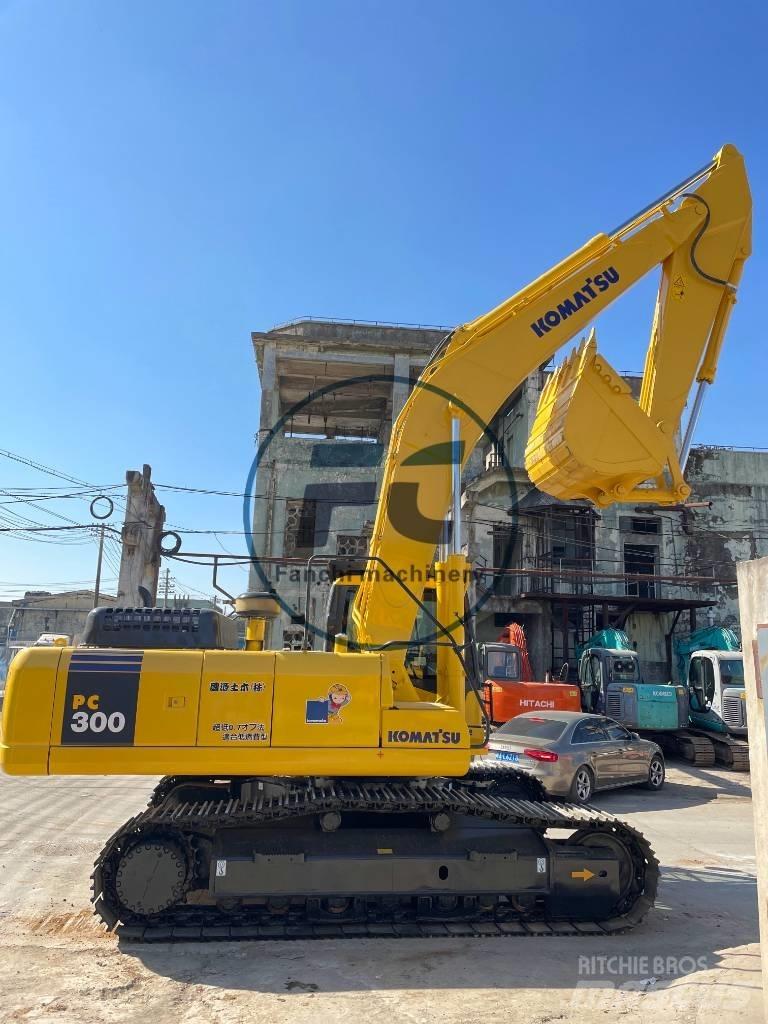 Komatsu PC 300 Gravemaskiner på larvebånd