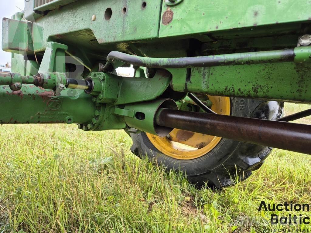 John Deere MFWD Traktorer