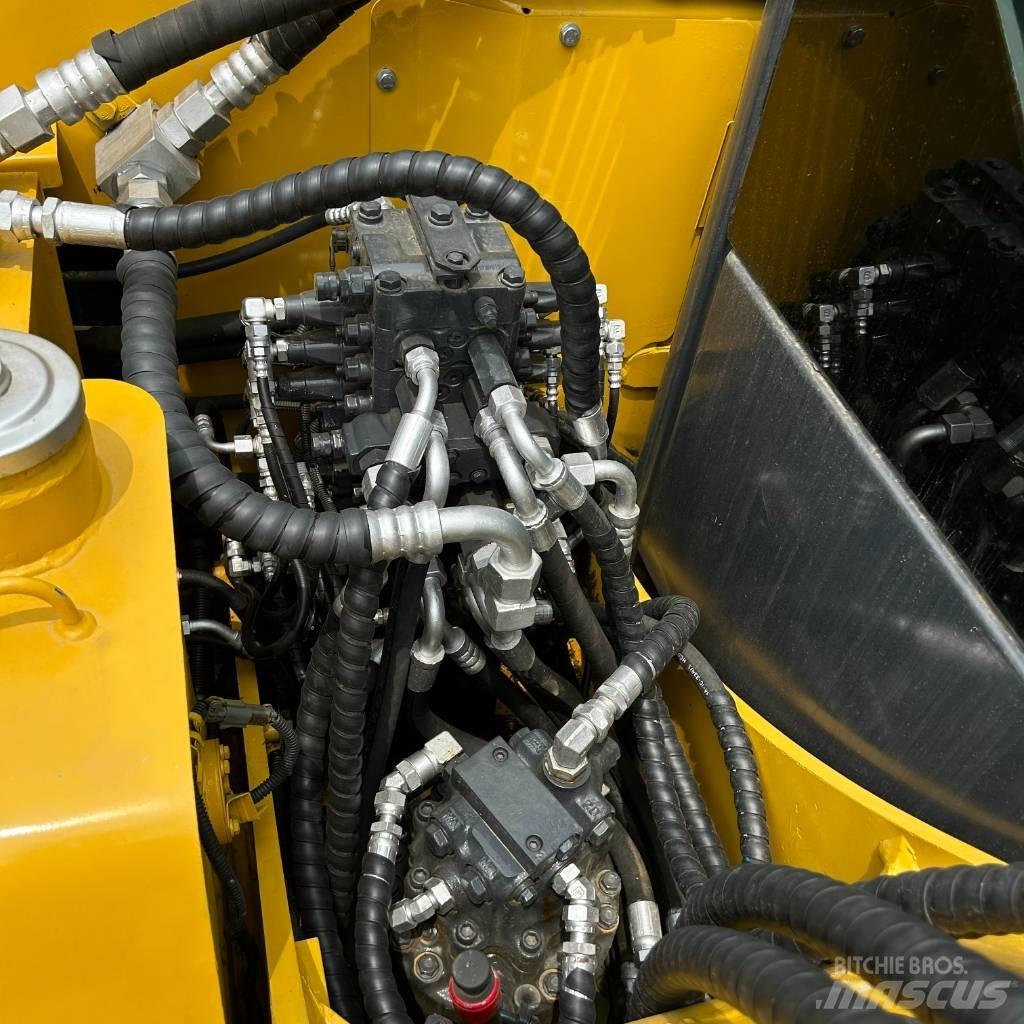 Komatsu 70-8 Gravemaskiner på larvebånd