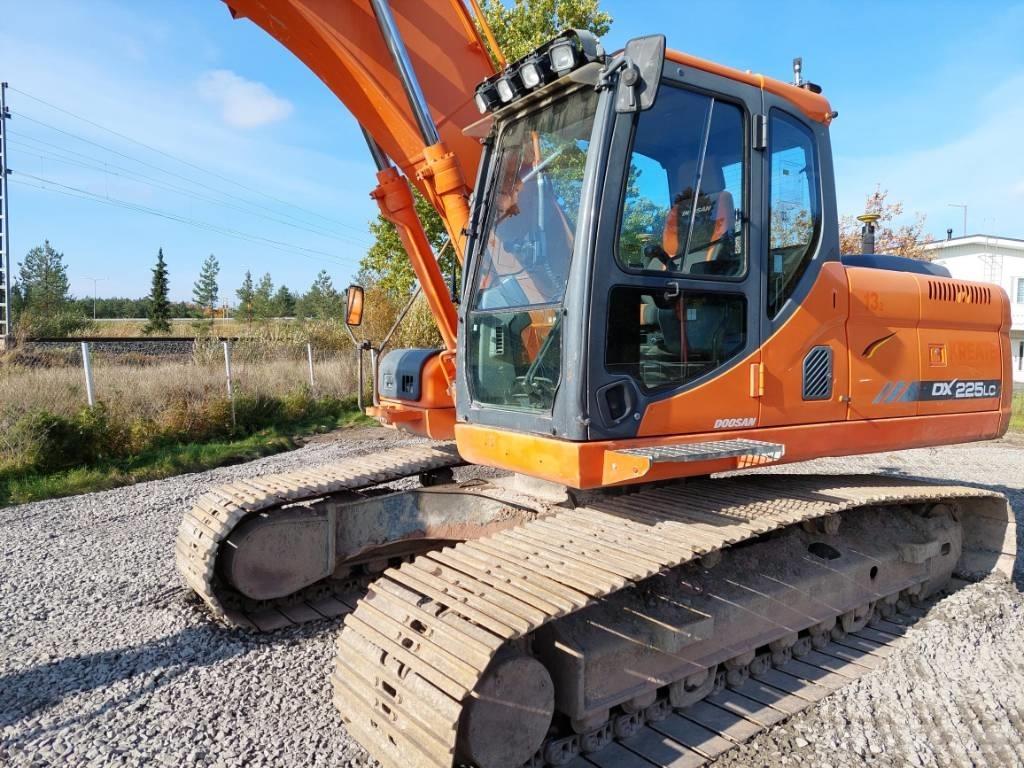 Doosan DX 225 LC Gravemaskiner på larvebånd