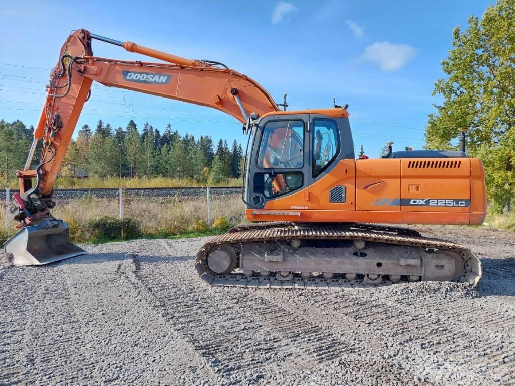 Doosan DX 225 LC Gravemaskiner på larvebånd