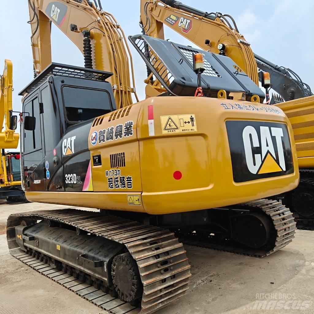 CAT 323 D L Gravemaskiner på larvebånd