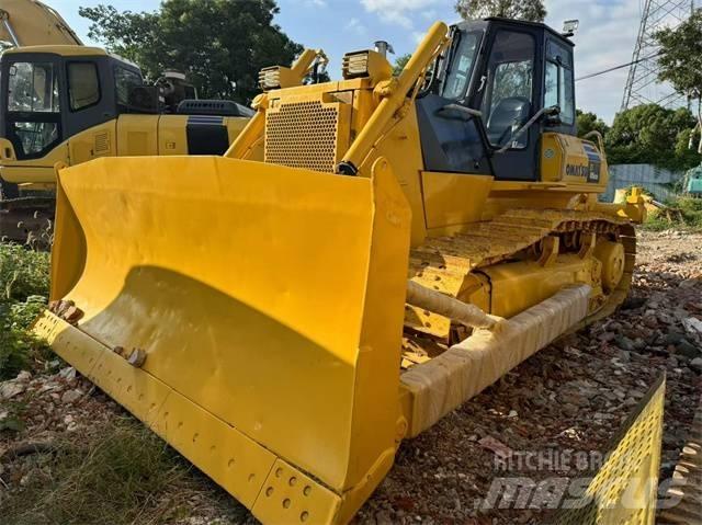 Komatsu D 85 Bulldozer på larvebånd