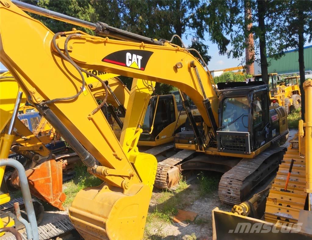 CAT 325C Gravemaskiner på larvebånd