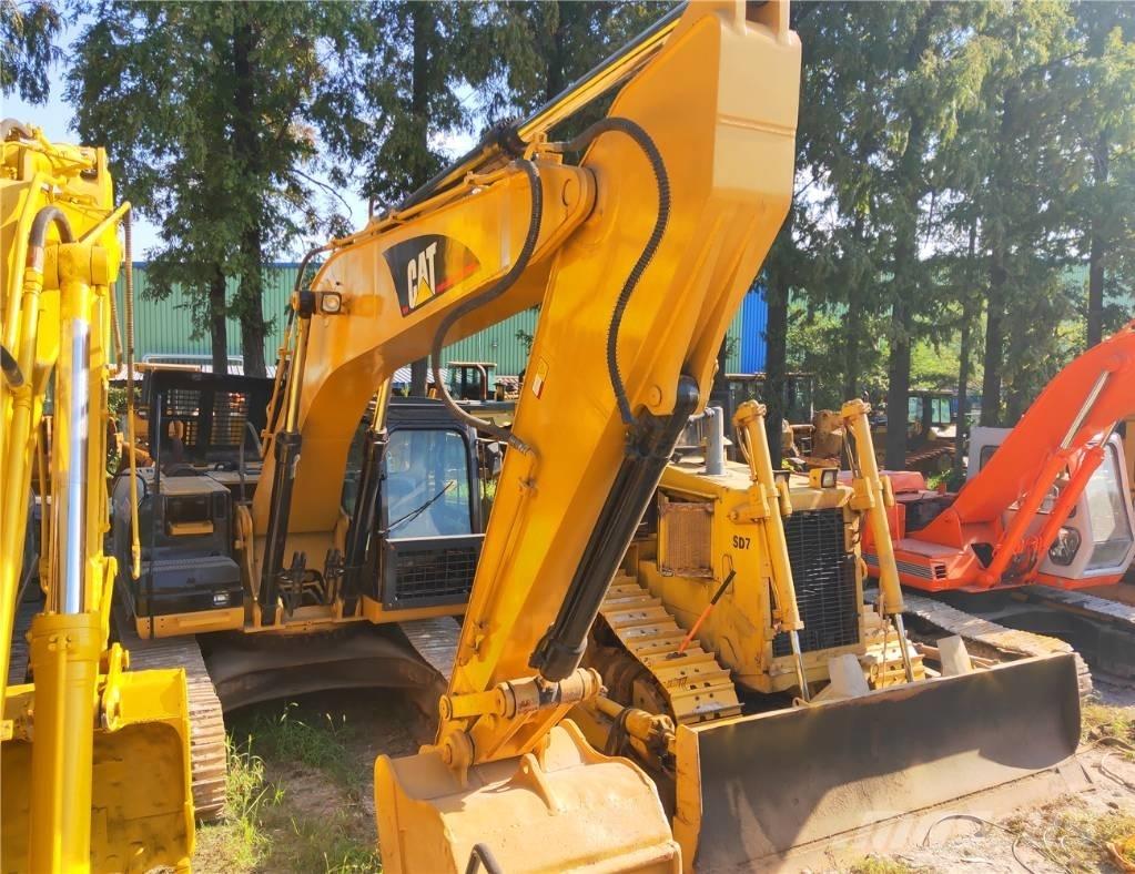 CAT 325C Gravemaskiner på larvebånd