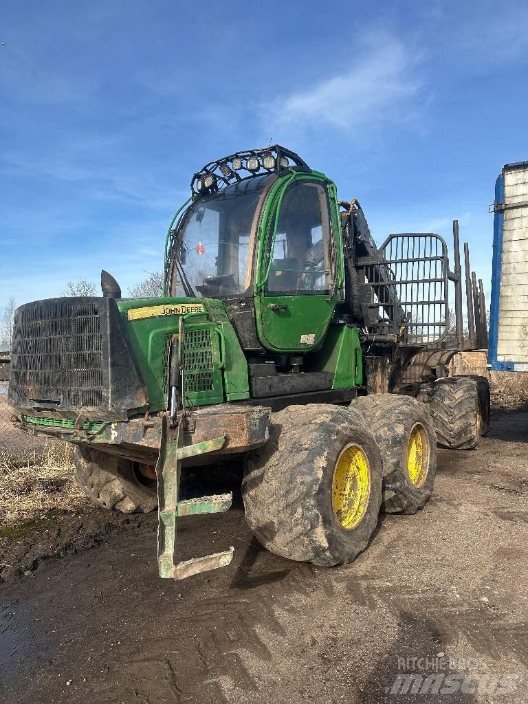 John Deere 1010 E Udkørselsmaskiner