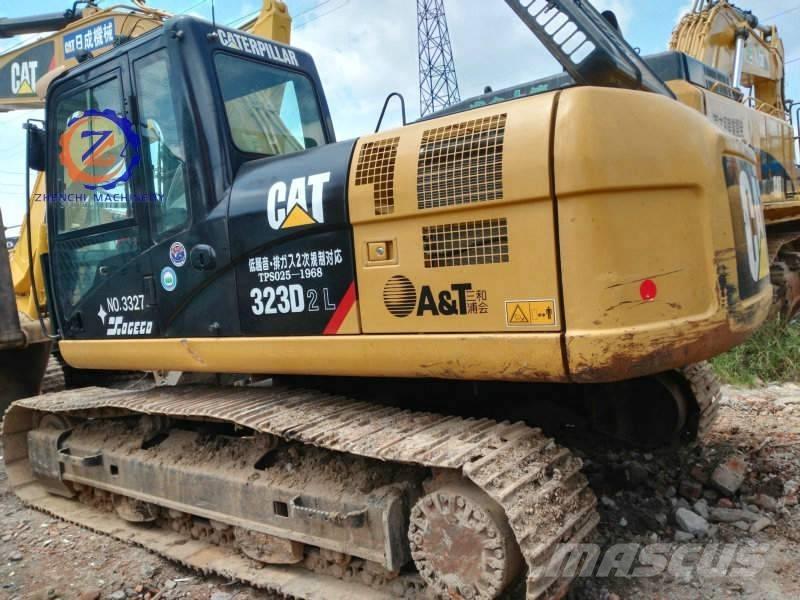 CAT 323 D L Gravemaskiner på larvebånd