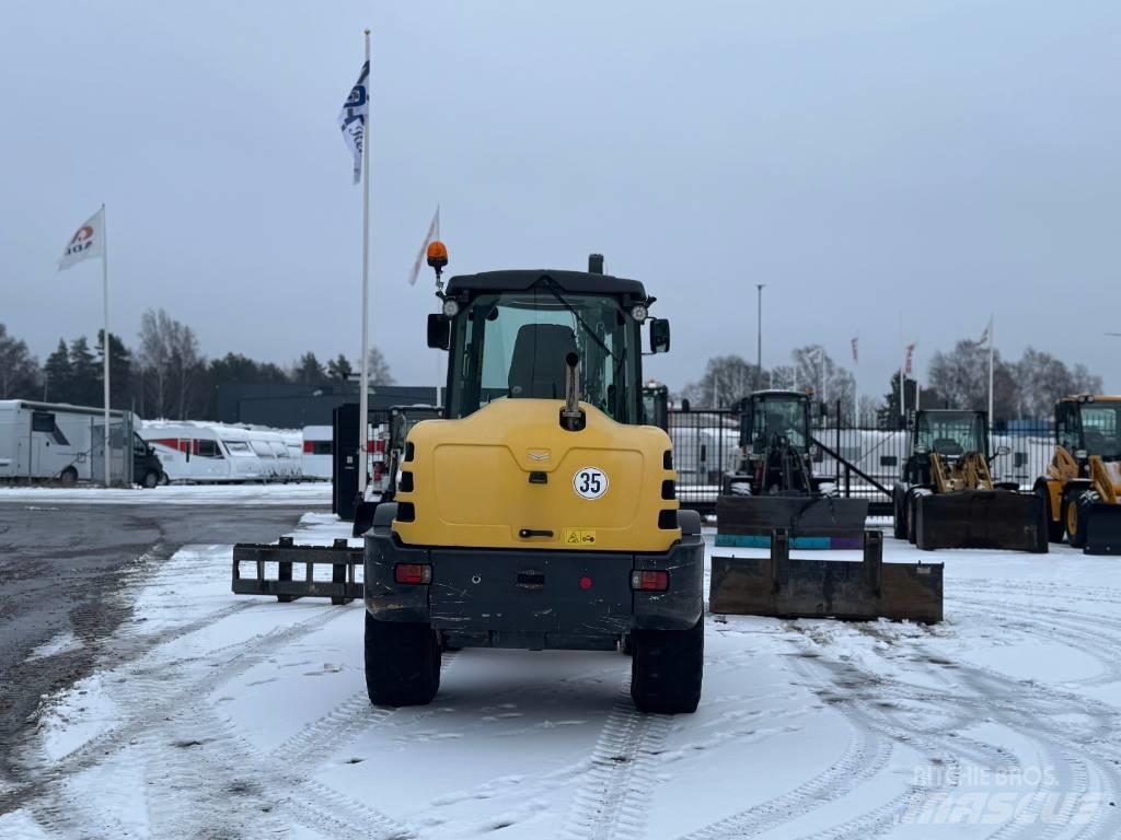 Yanmar V 120 Læssemaskiner på hjul