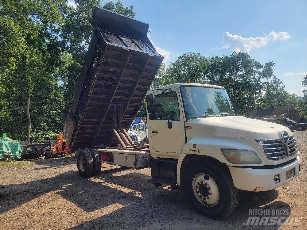Hino 268 Lastbiler med tip