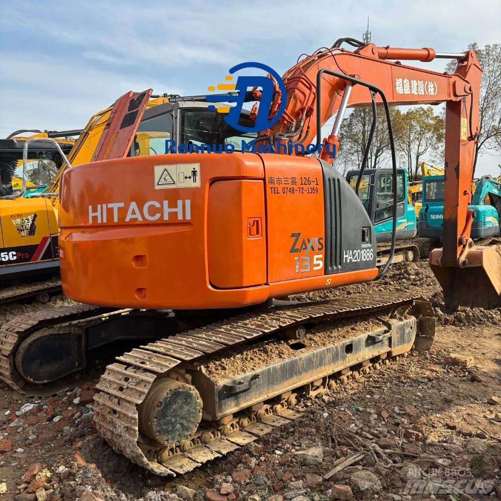 Hitachi ZX 135 US Gravemaskiner på larvebånd