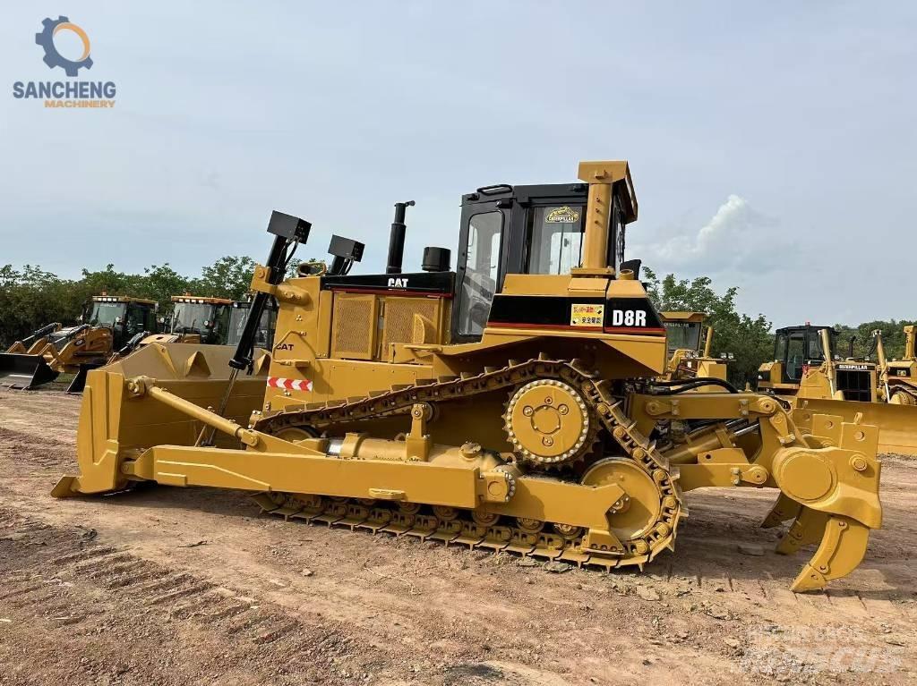 CAT D8R Bulldozer på larvebånd