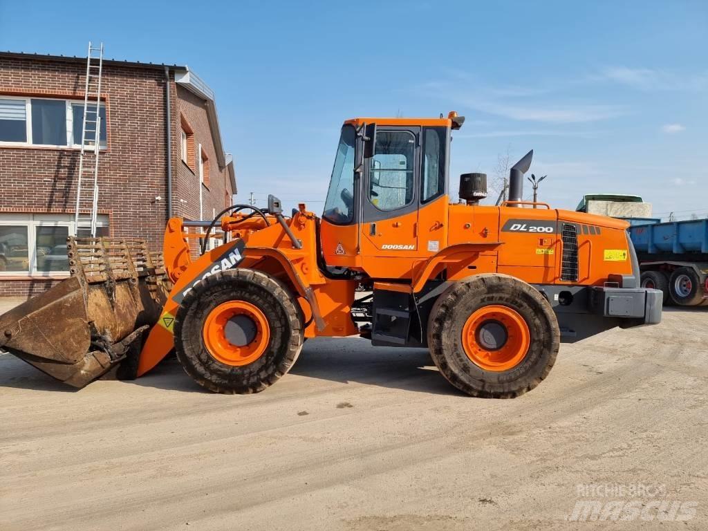 Doosan DL 200 Læssemaskiner på hjul