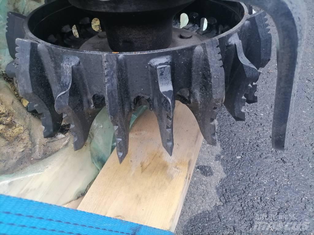 Komatsu C 124 Skovningsmaskiner