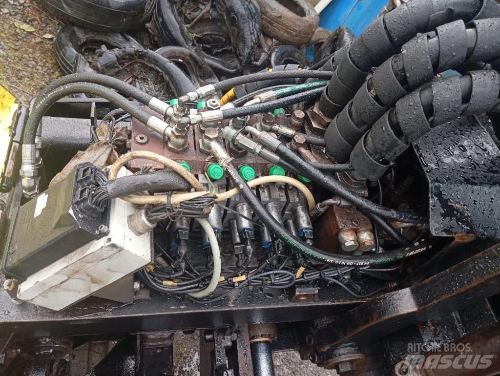 Hyundai 220 HXNLC Gravemaskiner til skovbrug