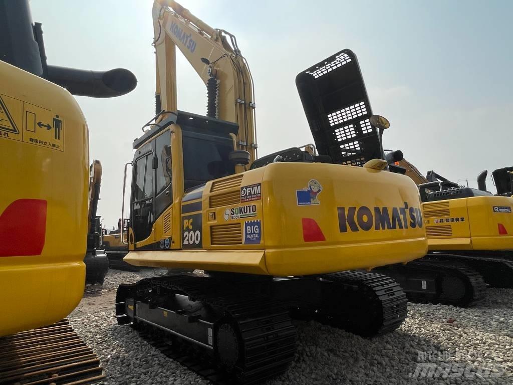 Komatsu PC 200 Gravemaskiner på larvebånd