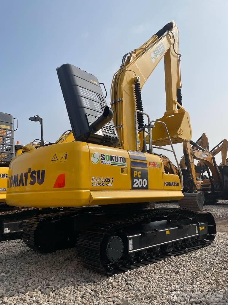 Komatsu PC 200 Gravemaskiner på larvebånd