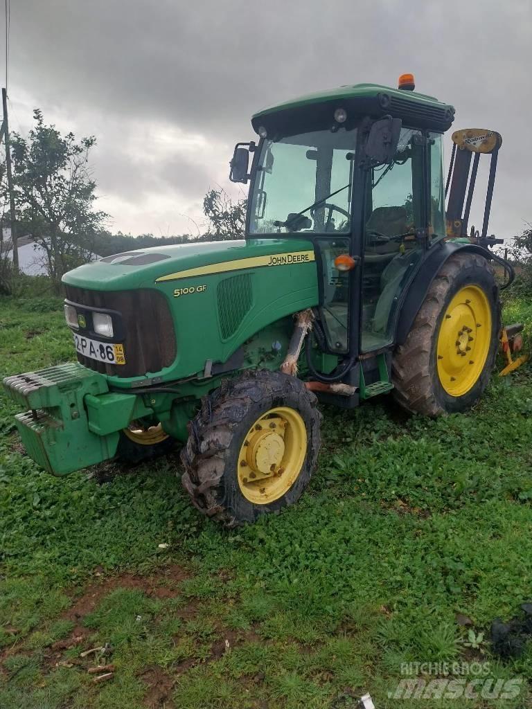 John Deere 5075 E Traktorer