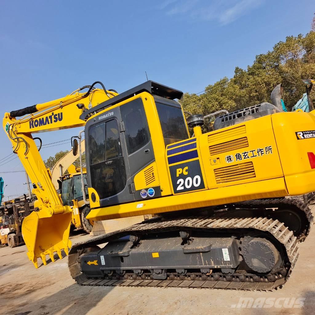 Komatsu PC 200 Gravemaskiner på larvebånd