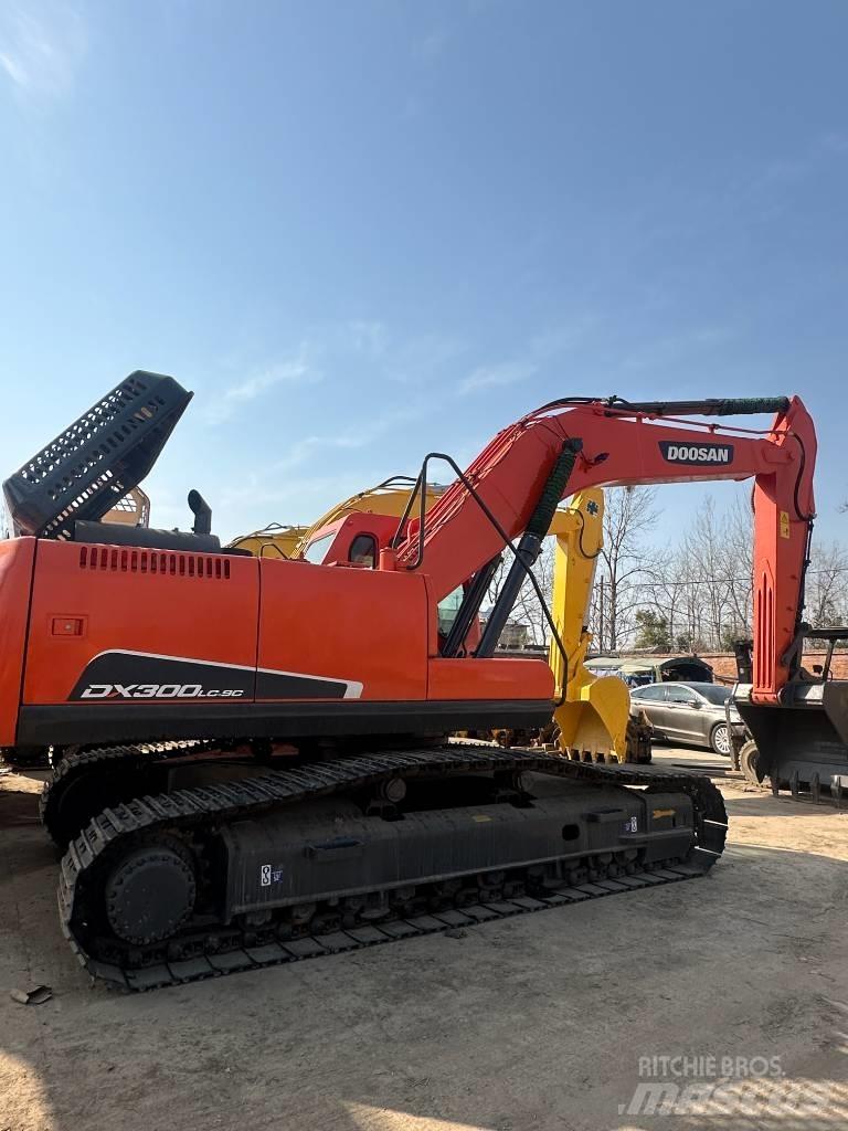 Doosan DX 300 Gravemaskiner på larvebånd