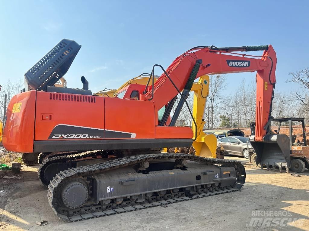Doosan DX 300 Gravemaskiner på larvebånd