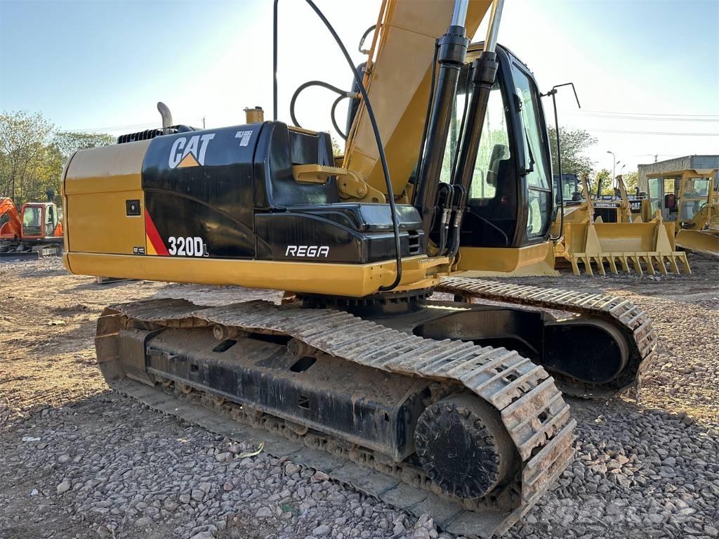CAT 320 D L Gravemaskiner på larvebånd