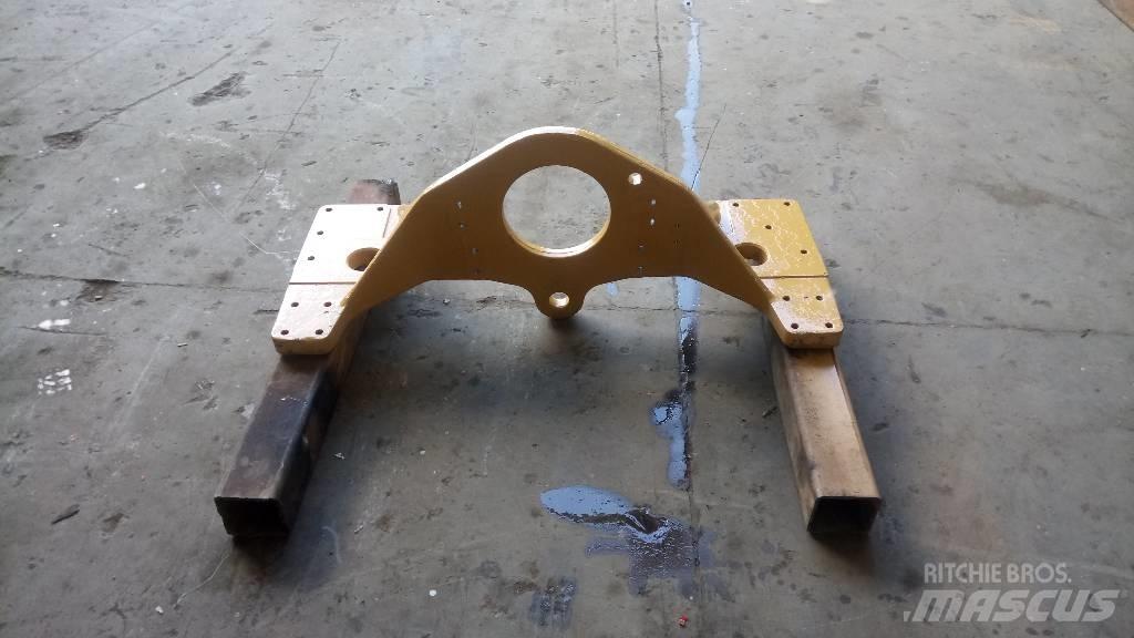 CAT 245 Chassis og suspension