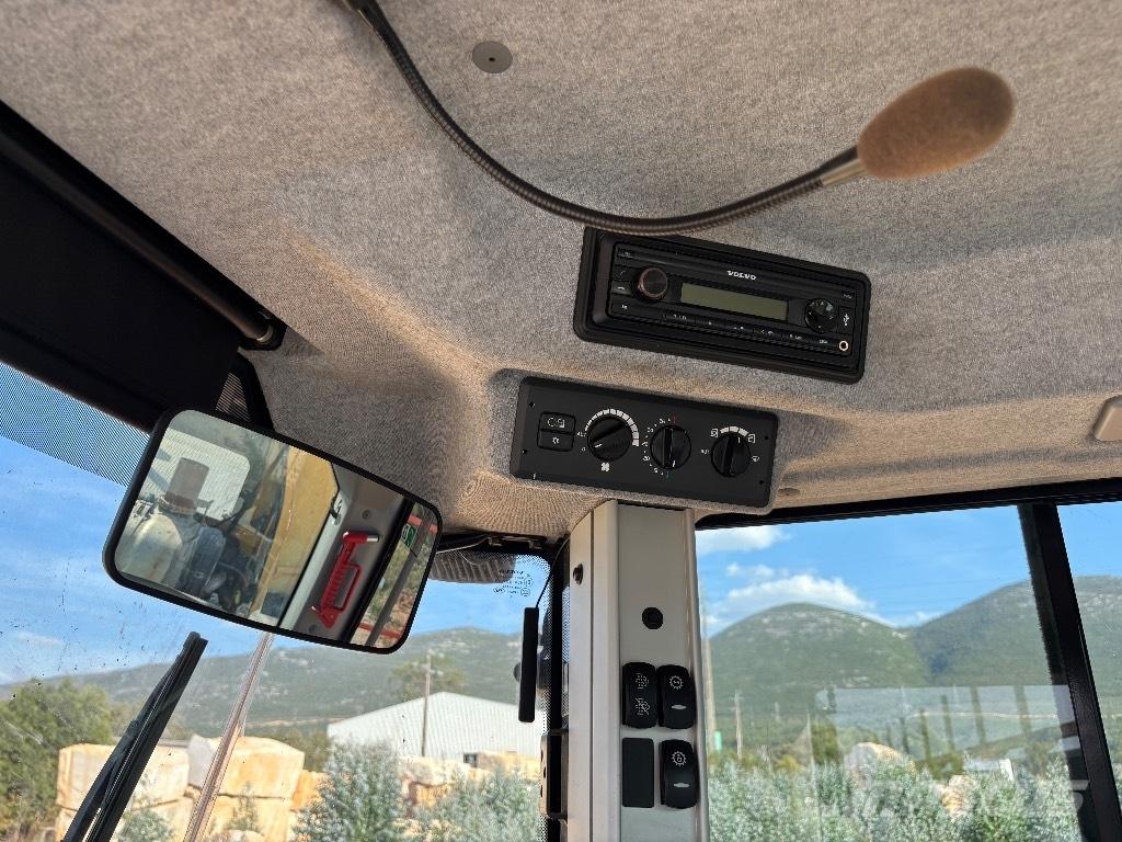 Volvo L 260 H Læssemaskiner på hjul