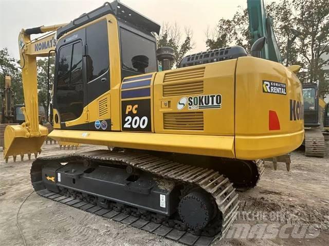 Komatsu PC 200-8 Gravemaskiner på larvebånd