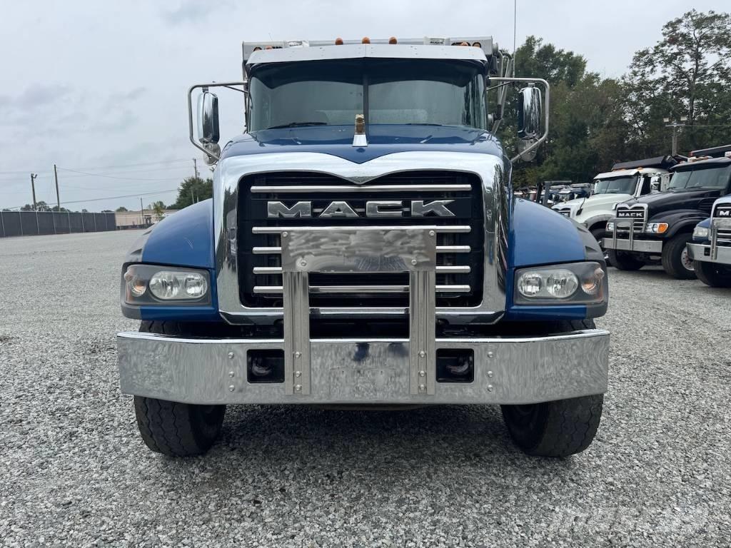 Mack Granite 64FR Lastbiler med tip