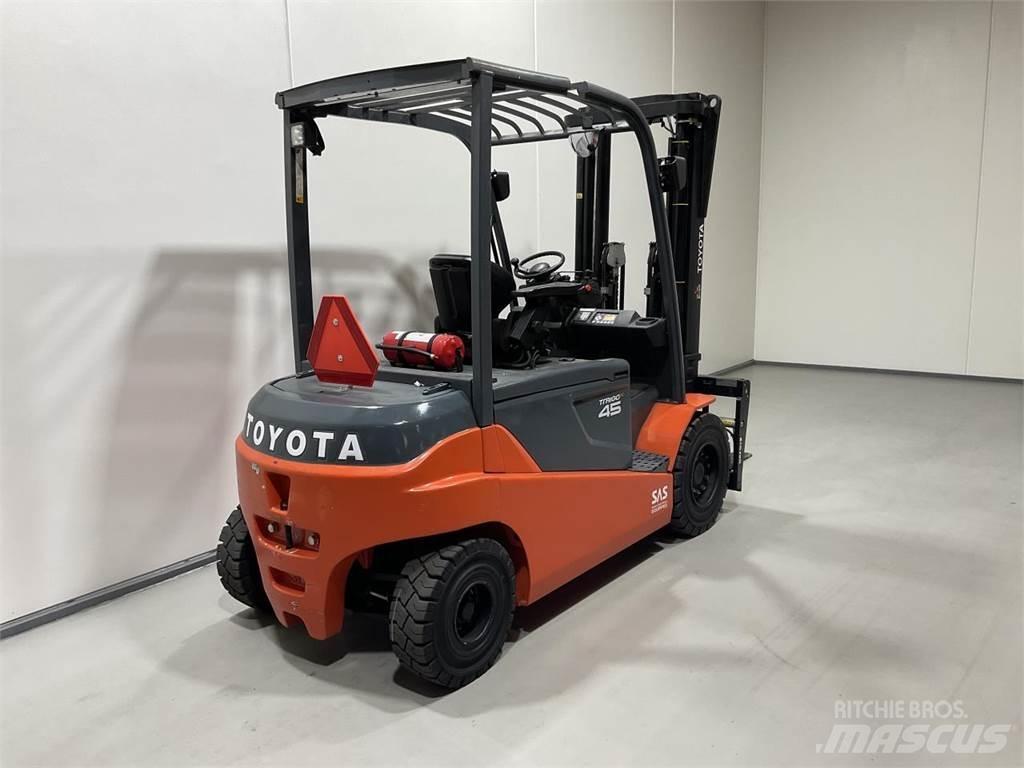 Toyota 8FBMT45 El gaffeltrucks
