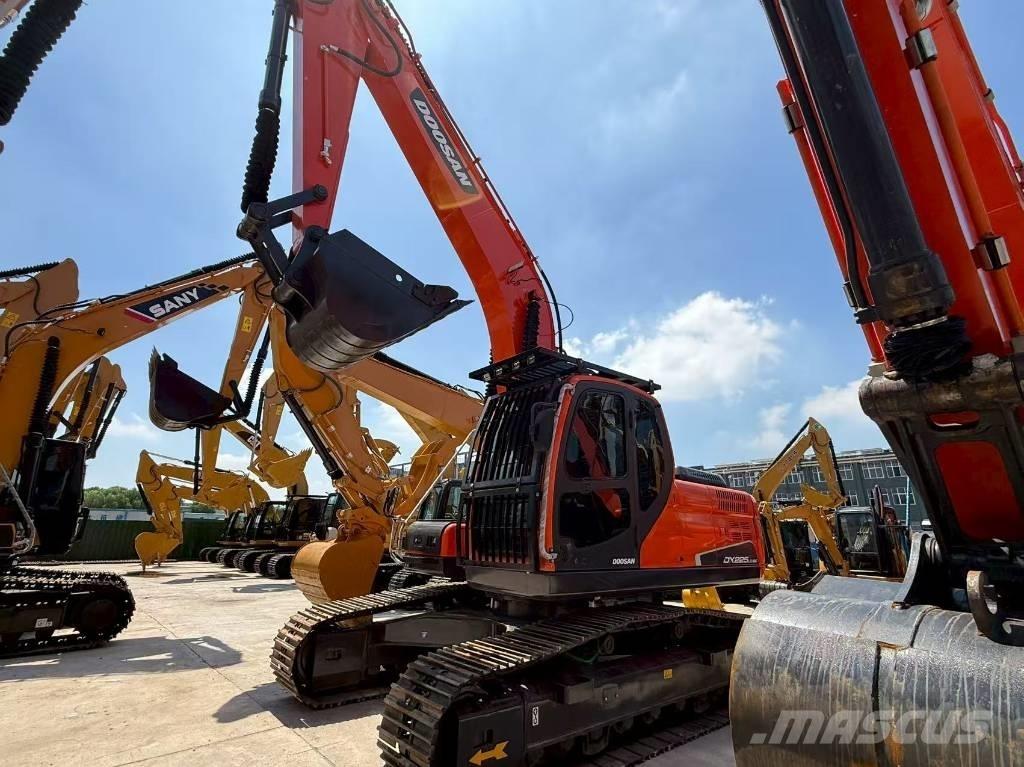 Doosan DX 225 Gravemaskiner på larvebånd