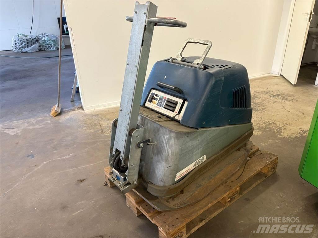 Swepac FB 465 Jordvibrationstromler