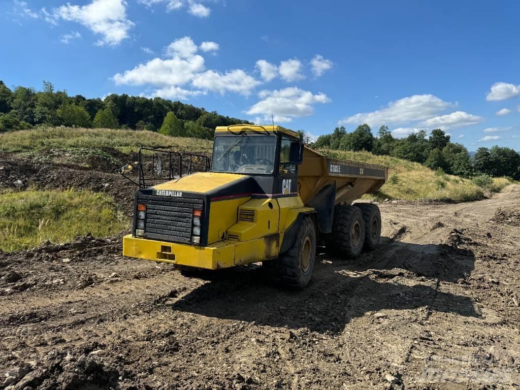 CAT D 300 E Terrængående lastbiler