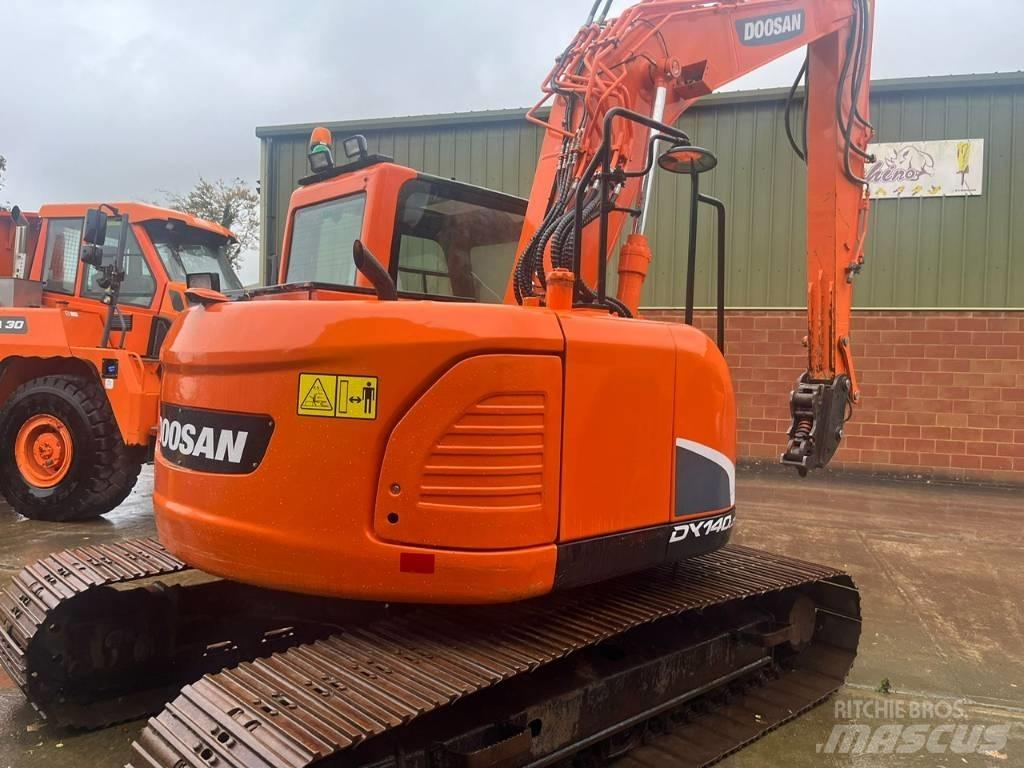  2015 DX140LCR-3 Gravemaskiner på larvebånd